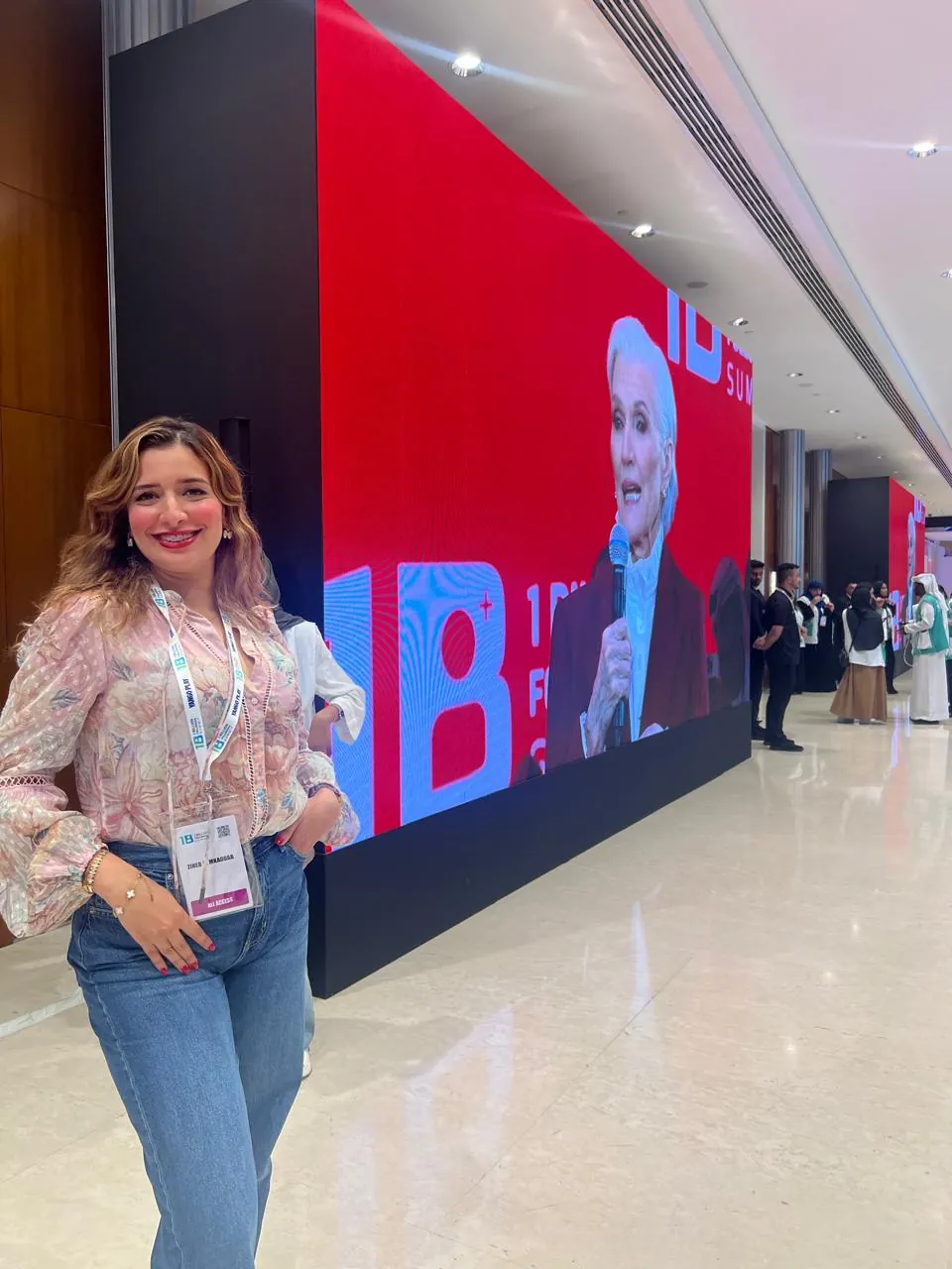 Zineb Elmkouar au 1 Billion Followers Summit à Dubaï